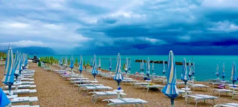 Villaggio I Giardini Del Conero Porto Recanati Exterior foto